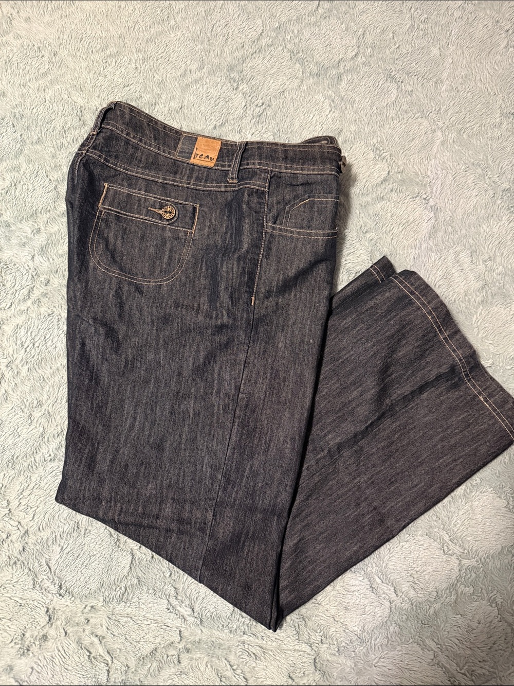 Women's Straight Leg Jeans in Dark Wash